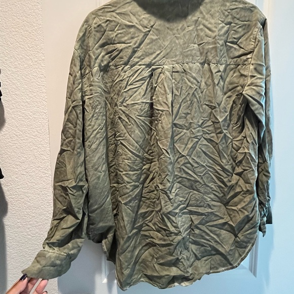 Jane & Delancey green long sleeve button down size Medium - Picture 6 of 6